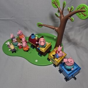 Peppa Pig Train Playset with Tree and Characters